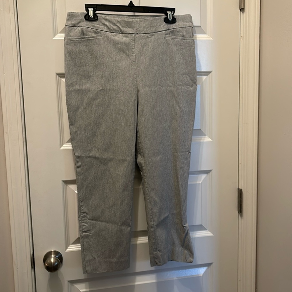 Chico's Light Gray Cropped Dress Pants